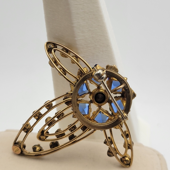 Lovely Vintage MCM M&S Gold Filled Cobalt Blue & White Rhinestones Brooch Pin - Picture 11 of 15